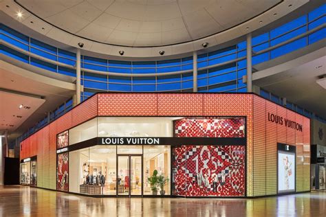 louis vuitton consignment store.